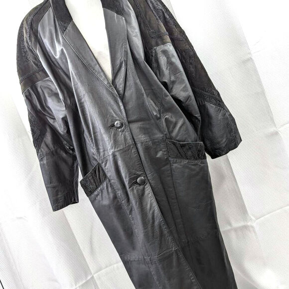 DIRECT ACTION! STUNNING FINE BLACK LEATHER, SUEDE, EMBROIDERED DETAIL COAT! SZ M